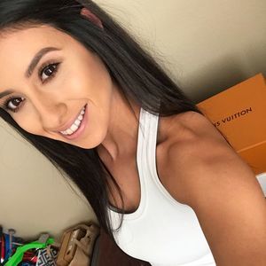 Meet your Posher, Jasmine